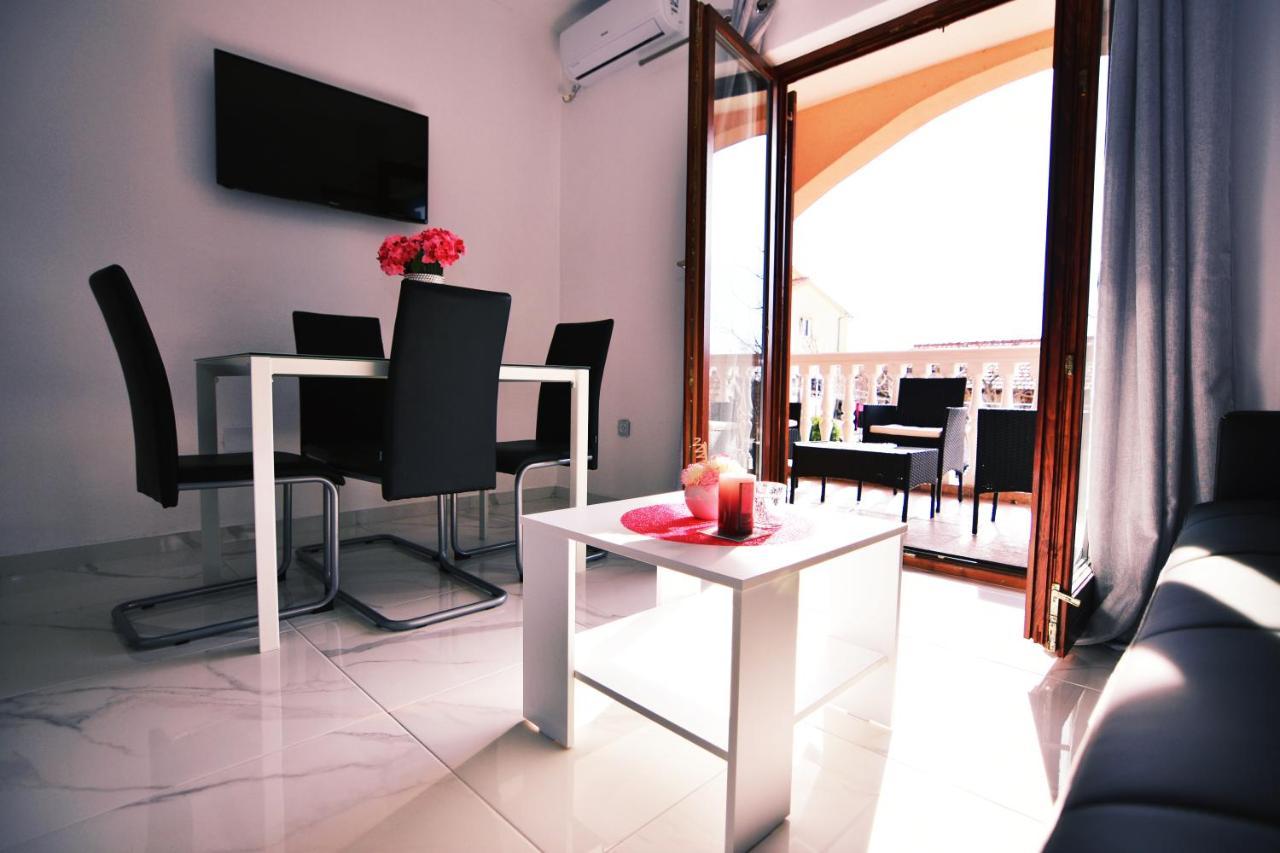 Apartments Samac Σίμπενικ Εξωτερικό φωτογραφία