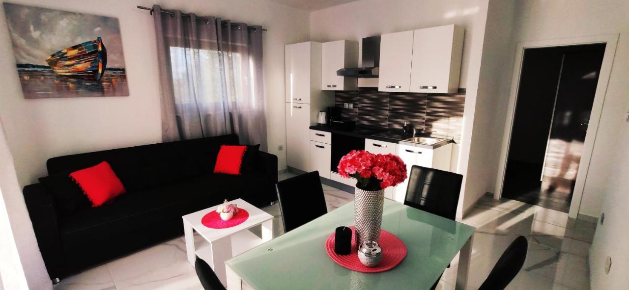 Apartments Samac Σίμπενικ Εξωτερικό φωτογραφία